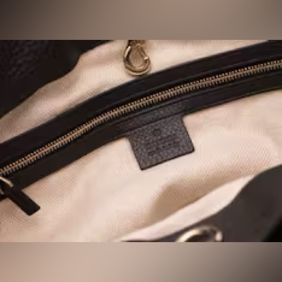 Gucci Black Leather Chain Shoulder Soho Bag - Picture 3 of 5